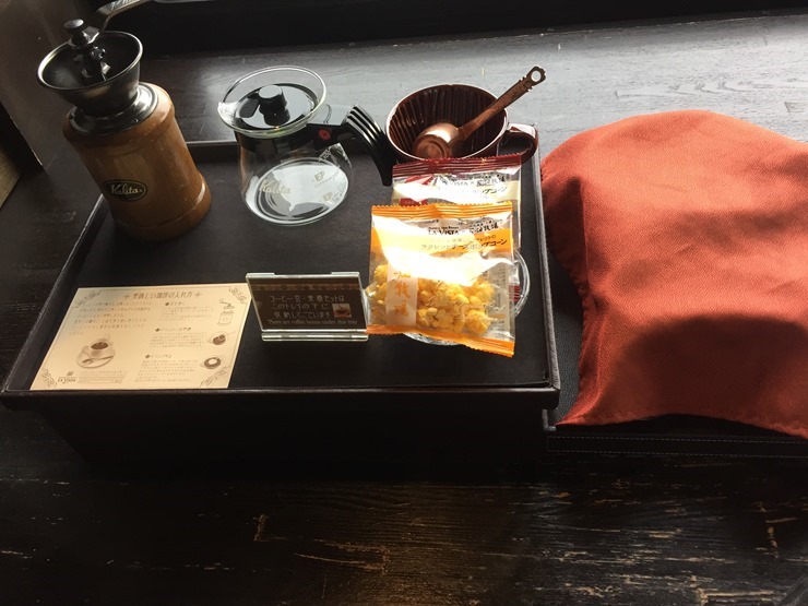 コーヒーは豆を挽く本格派 ラビスタ函館ベイの茶菓子